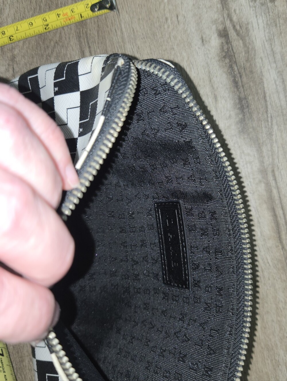 L.A.M.B by Gwen Stefani Cosmetic Bag - Picture 3 of 3
